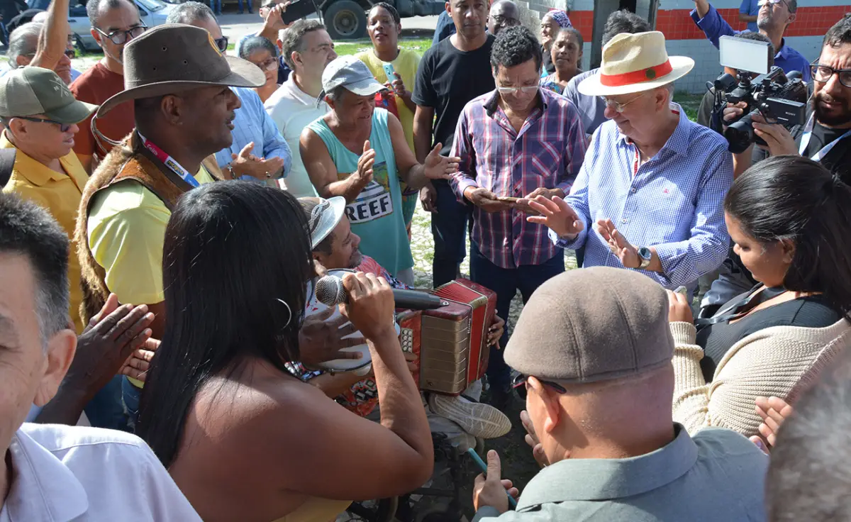 Prefeito Autoriza Reforma da Praca do Tropeiro