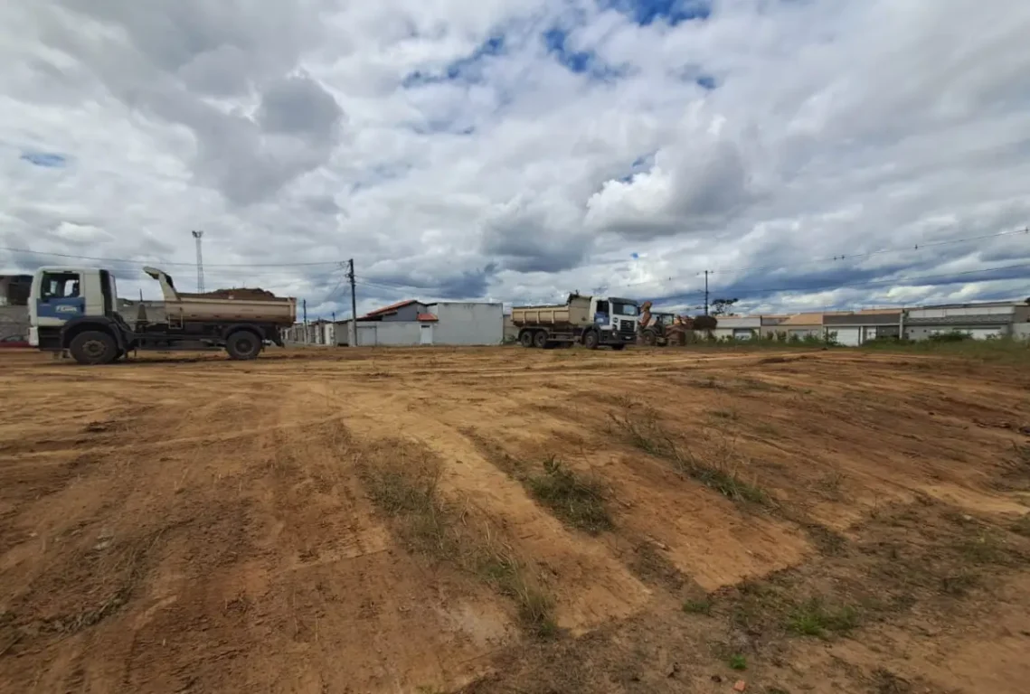 Prefeito assina ordem de serviço para construção de UBS de porte III no bairro Papagaio
