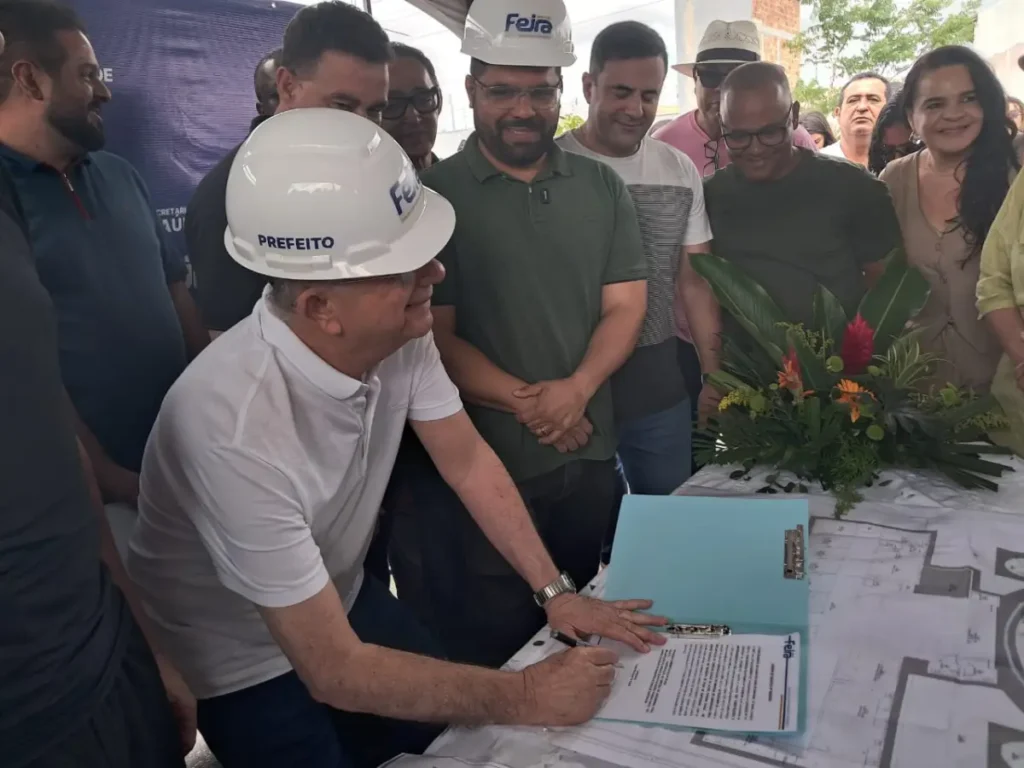 Prefeito assina ordem de serviço para construção de UBS de porte III no bairro Papagaio
