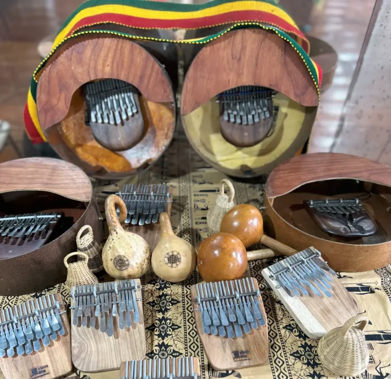 Cuca recebe oficina gratuita de instrumento musical africano