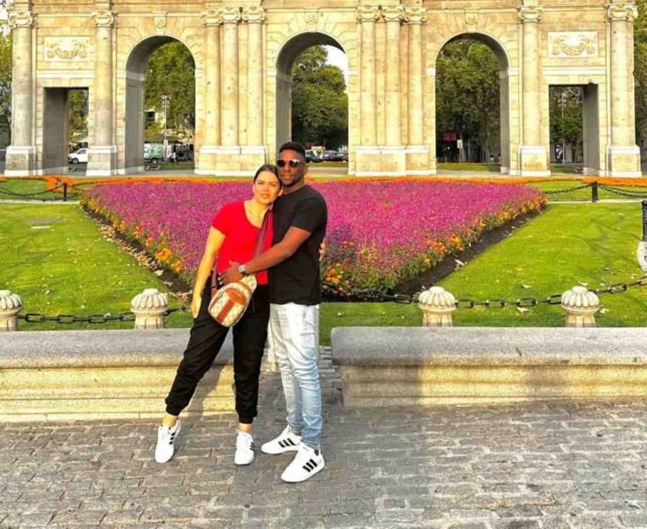 Casal de médicos Gileno Júnior e Sarah Dantas de Feira de Santana salva passageiro durante voo para Espanha