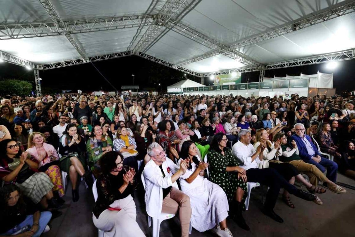 Fligê reforça identidade literária de Mucugê na Chapada Diamantina