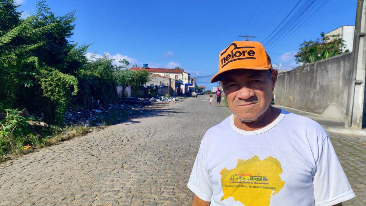 Moradores cobram limpeza e fiscalização de terreno no bairro Santa Mônica