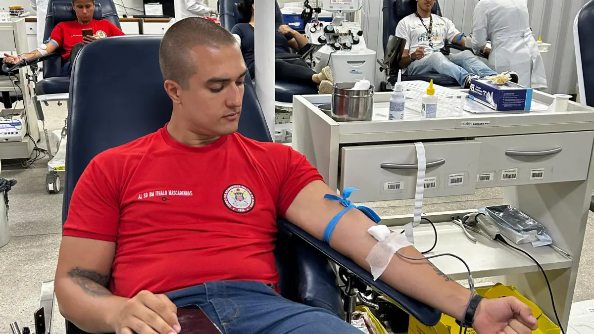 Alunos soldados do Corpo de Bombeiros doam 111 bolsas de sangue para a Hemoba