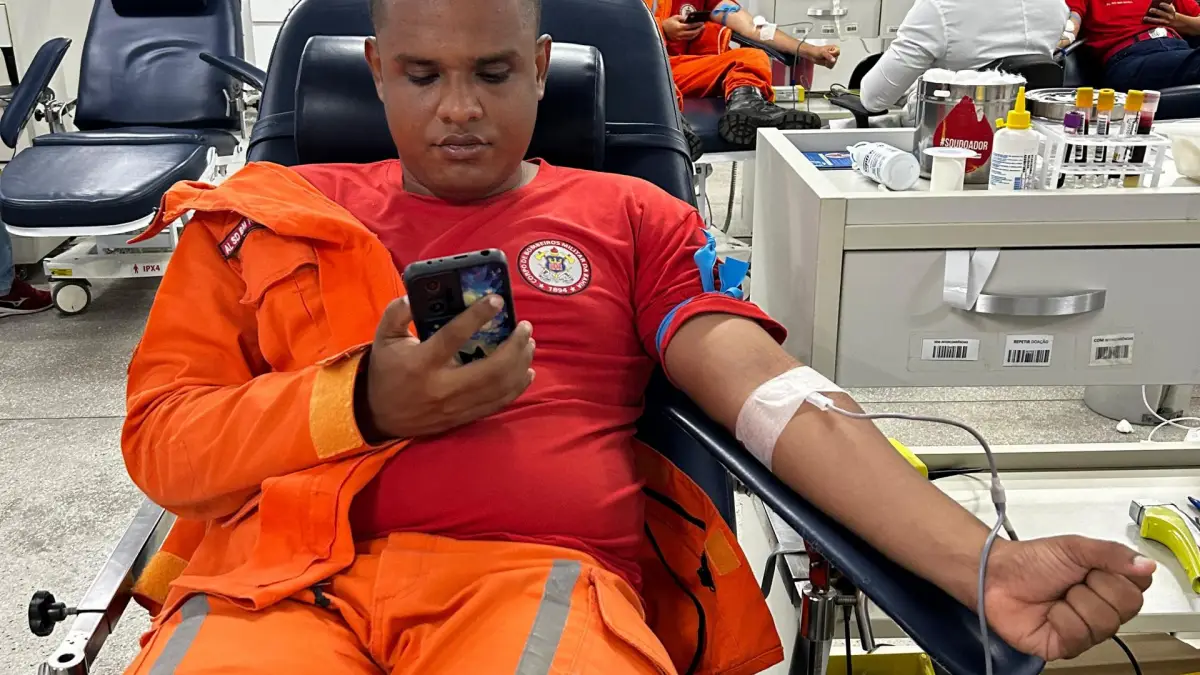 Alunos soldados do Corpo de Bombeiros doam 111 bolsas de sangue para a Hemoba
