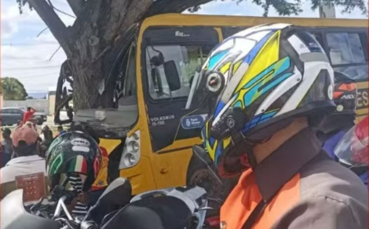 Acidente com ônibus escolar
