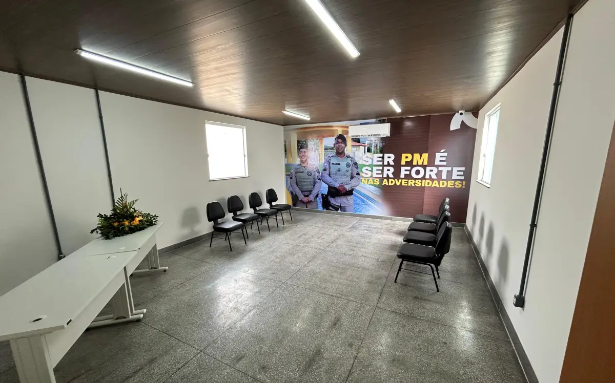 pelotão e delegacia em Cravolândia