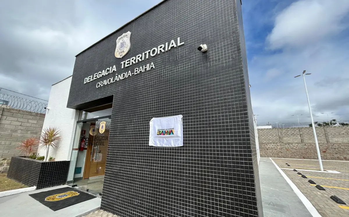 pelotão e delegacia em Cravolândia
