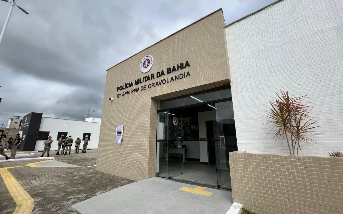 pelotão e delegacia em Cravolândia