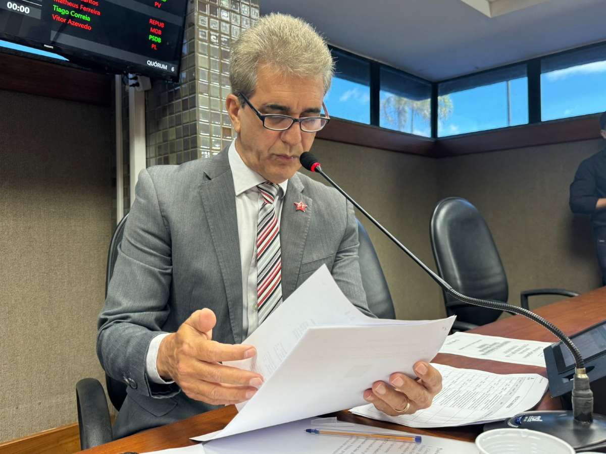 Após CCJ apreciar 15 projetos de lei, Robinson Almeida comenta rendimento: “Foi um dia muito produtivo da comissão”