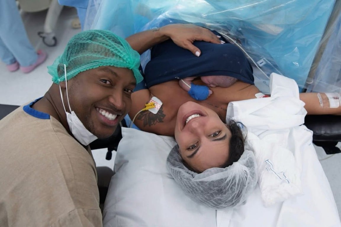 Nasce Bento, primeiro filho de Thiaguinho e Carol Peixinho