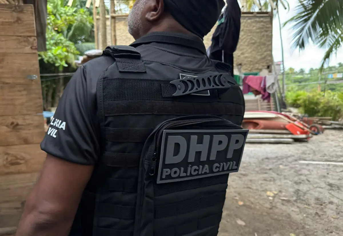 Homem de 27 anos é preso por homicídio em Camaçari; ele integra grupo criminoso