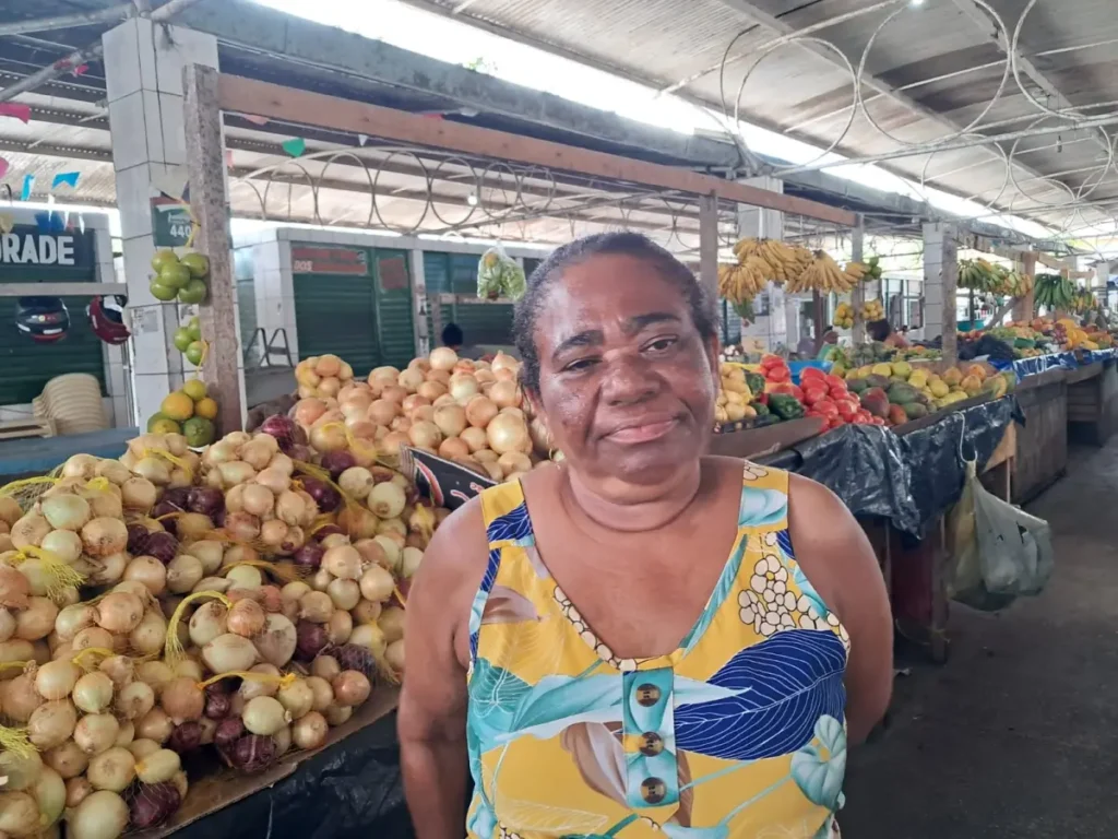 Feirantes da Cidade Nova denunciam prejuízos com barracas irregulares no entorno da feira