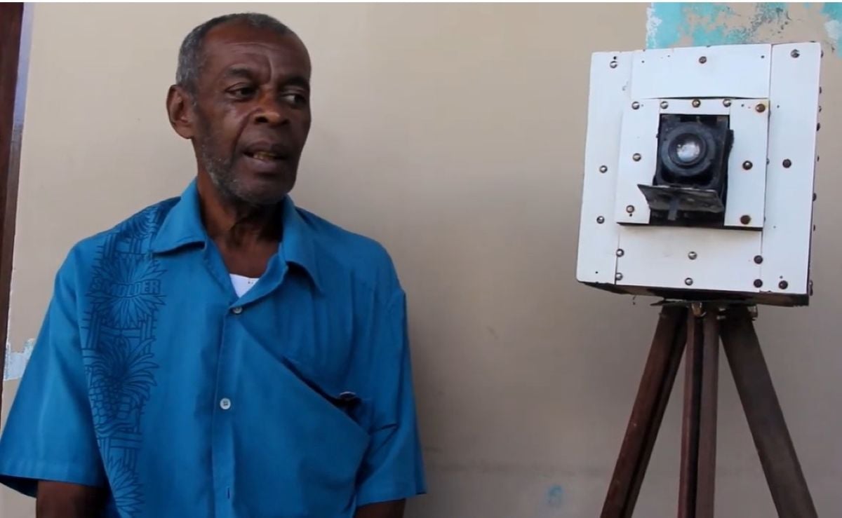 José Alves dos Santos Mestre da fotografia lambe-lambe de Feira de Santana é premiado pelo PNAB