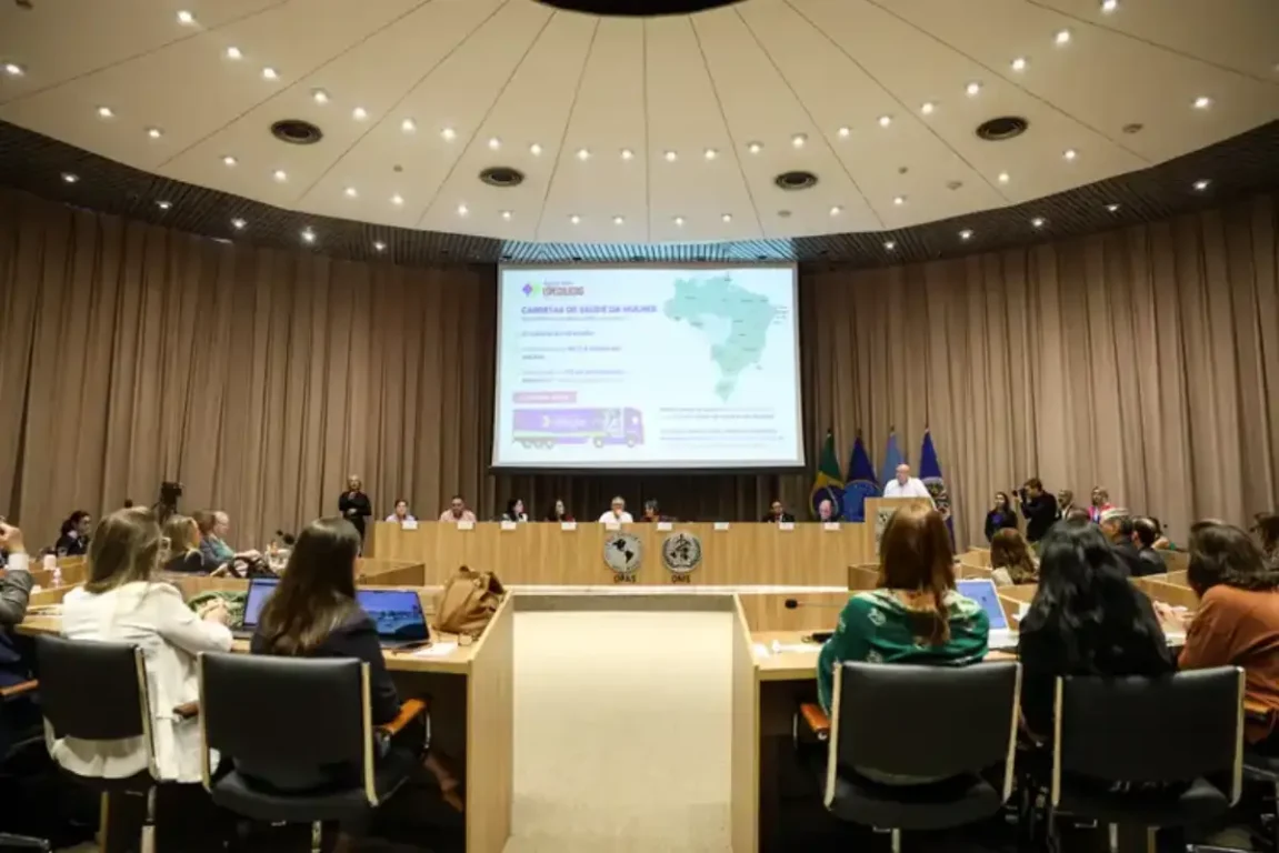 O ministro da Saúde, Alexandre Padilha, durante anúncio de recomendações para mamografia no SUS - Foto: Marcelo Camargo/Agência Brasil