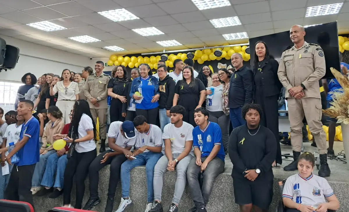 Palestra debate uso responsável das redes sociais e saúde mental dos adolescentes