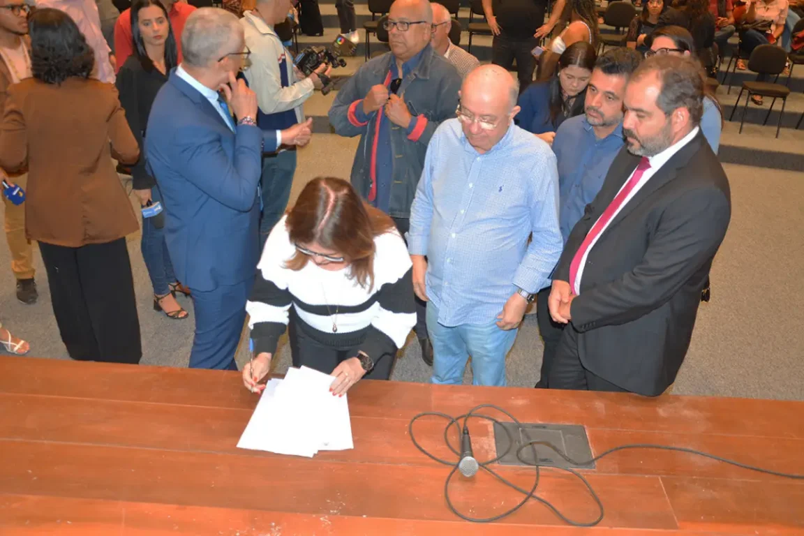 Prefeitura promove enquadramento de mais 142 professores