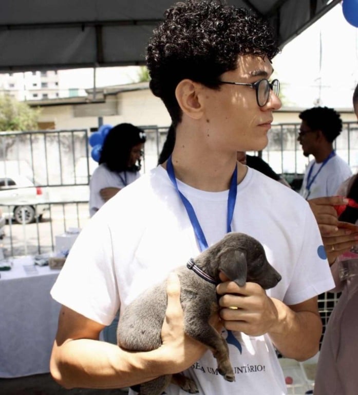 Projeto Quatro Patas oferece alimento e acolhimento para animais abandonados em Feira de Santana 