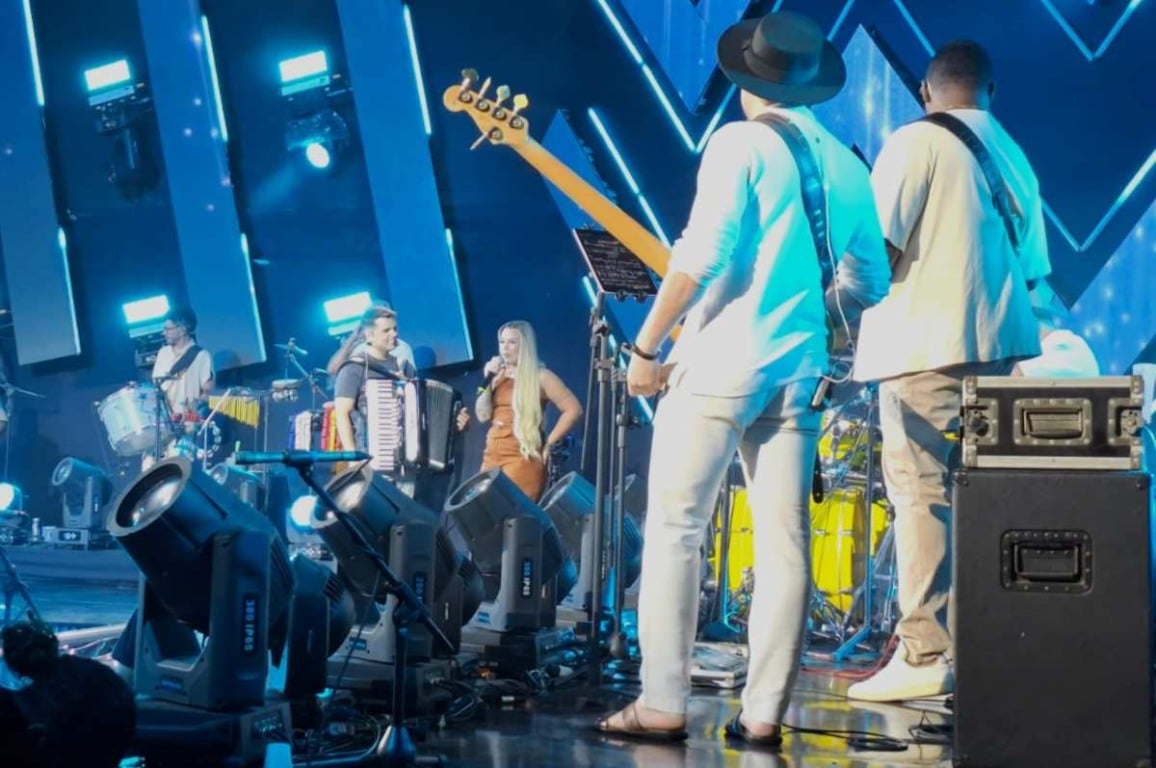 Willian Sanfona e Liene a Rainha