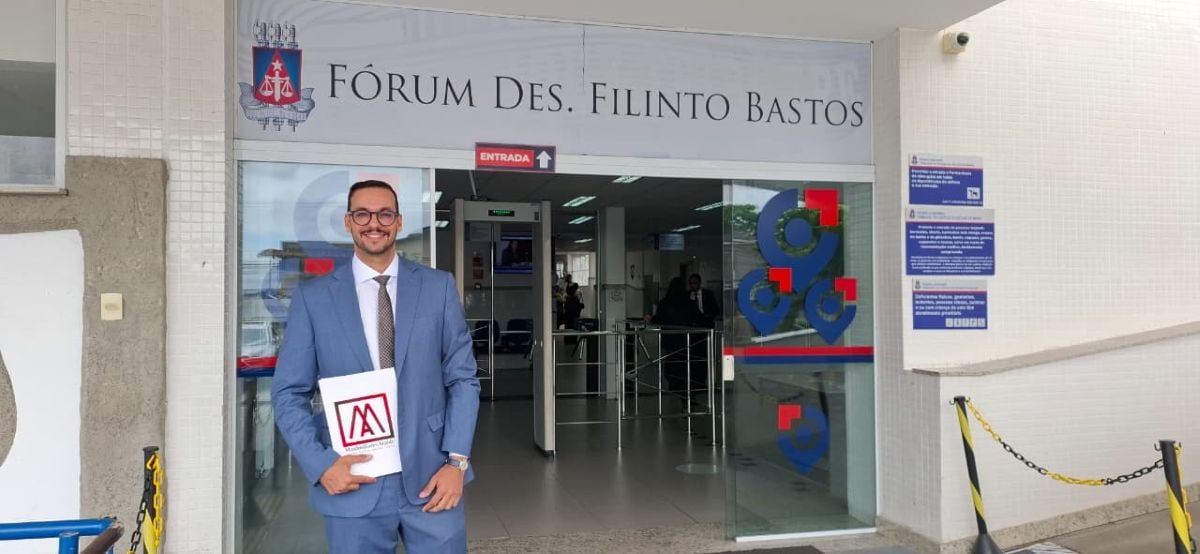 Advogado Maximiliano Ataíde