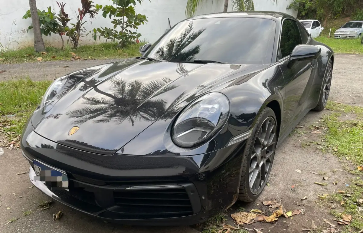 Motorista de carro importado é preso com documentos falsos na Região Metropolitana de Salvador