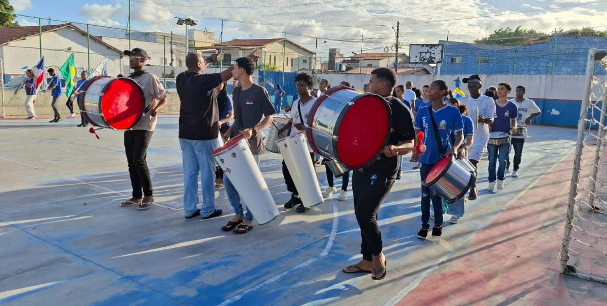Estudantes de Colégio Estadual intensificam preparativos para Desfile Cívico do 7 de setembro