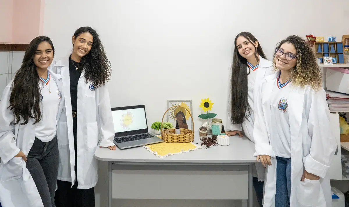 estudantes criam bronzeador sustentável Gabriel Pinheiro