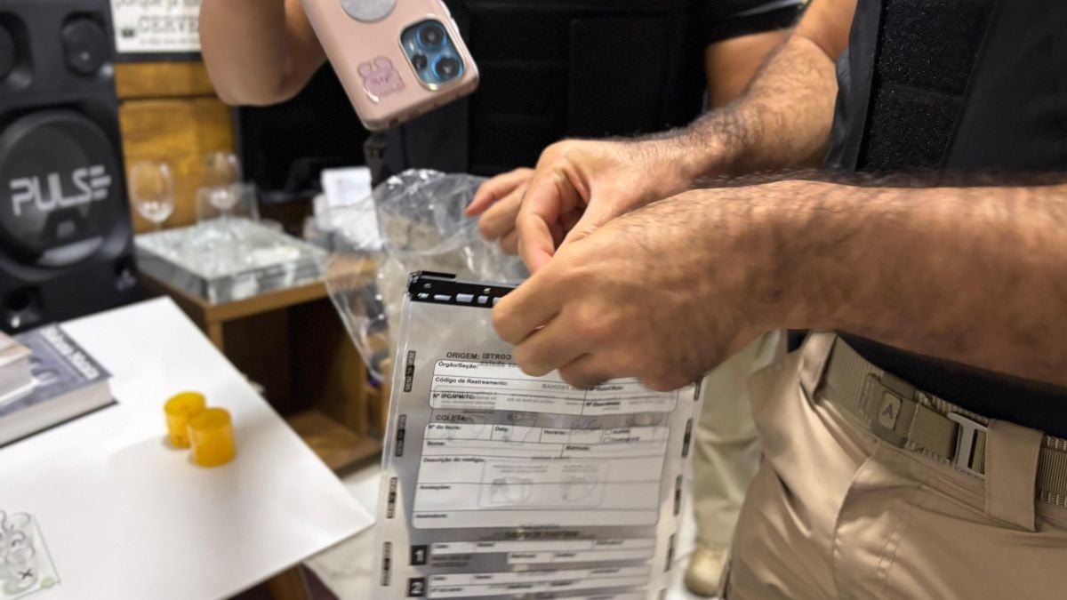 Ex-servidora da Hemoba é presa por desviar mais de meio milhão de reais