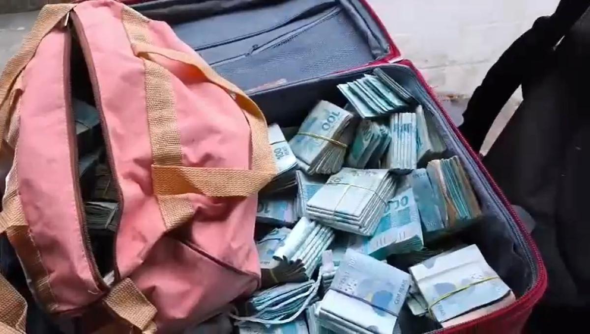 Polícia Civil prende pai e dois filhos por crimes financeiros em Jequié; família ameaçava médico para extorquir dinheiro