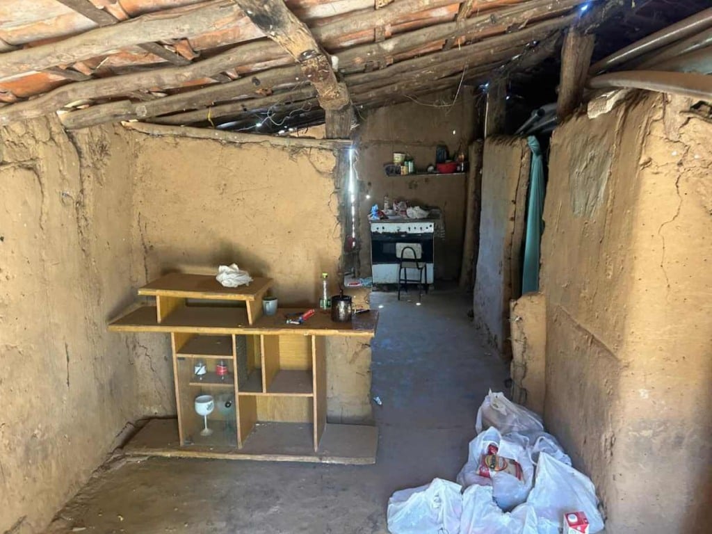 Homem é preso por manter família em cárcere há cerca de um ano; suspeito também é investigado por violência sexual