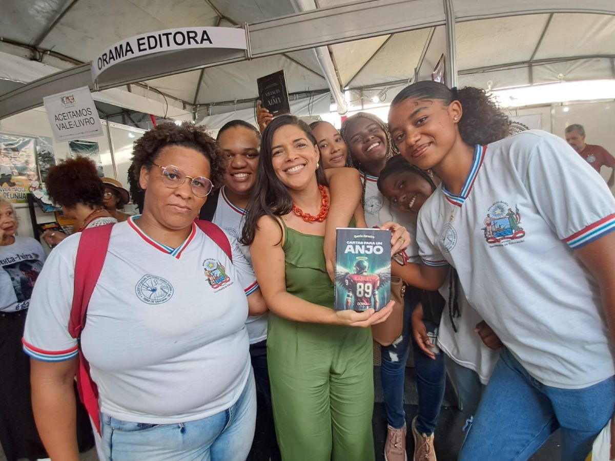 Apresentações escolares e lançamentos de livros marcam 2º dia da Flifs 2025