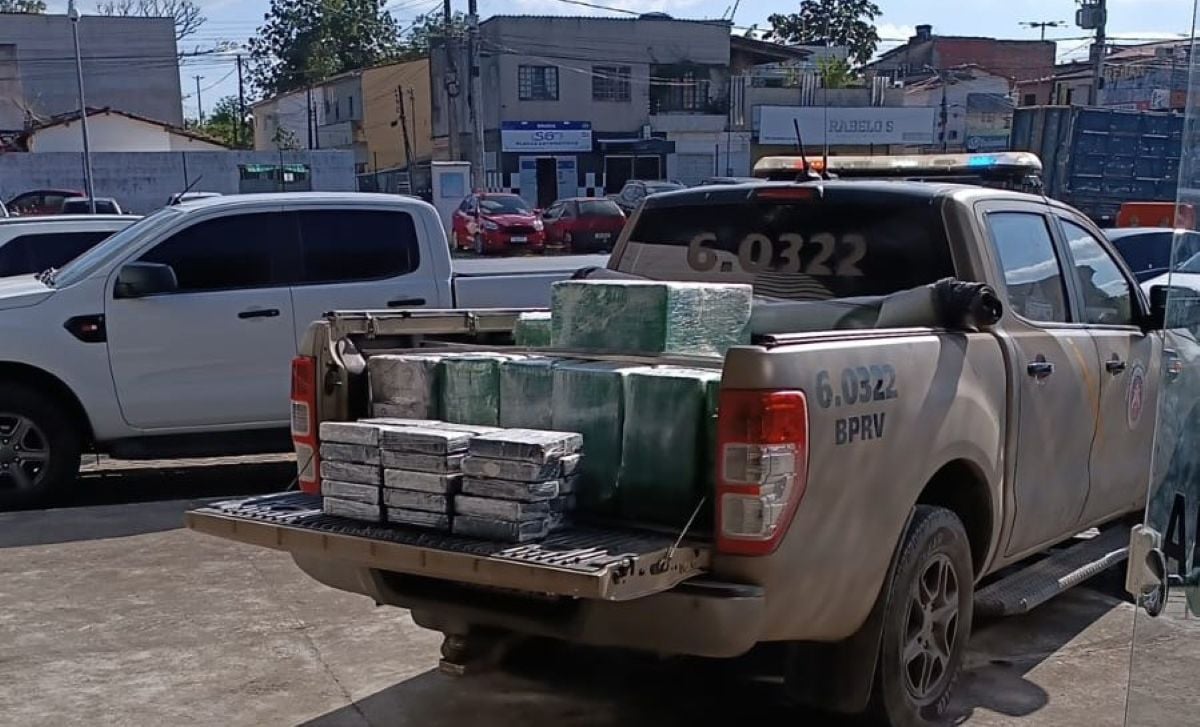 PRE apreende mais de meia tonelada de cocaína e prende suspeito