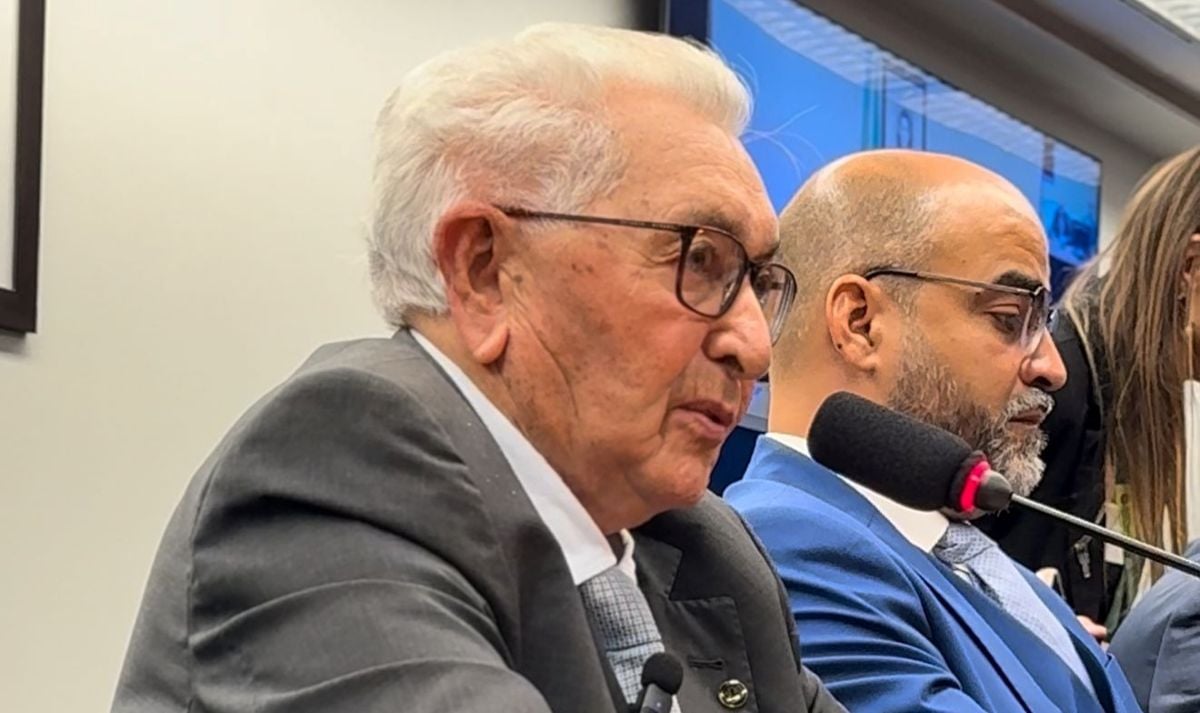 Professor Josué Mello