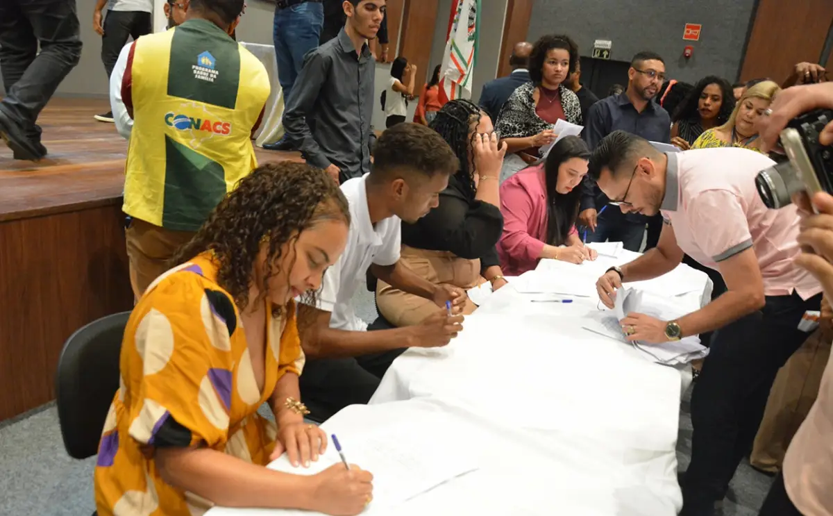 Nove professores tomam posse para reforçar a rede municipal de ensino