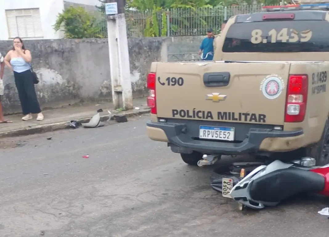 Caminhão desgovernado provoca acidente com sete veículos no centro de Nazaré