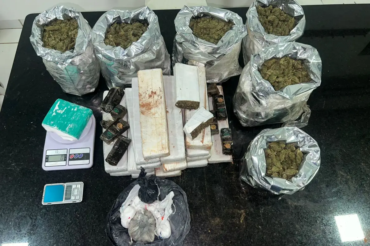 Dupla é presa com mais de 18 kg de entorpecentes no oeste baiano