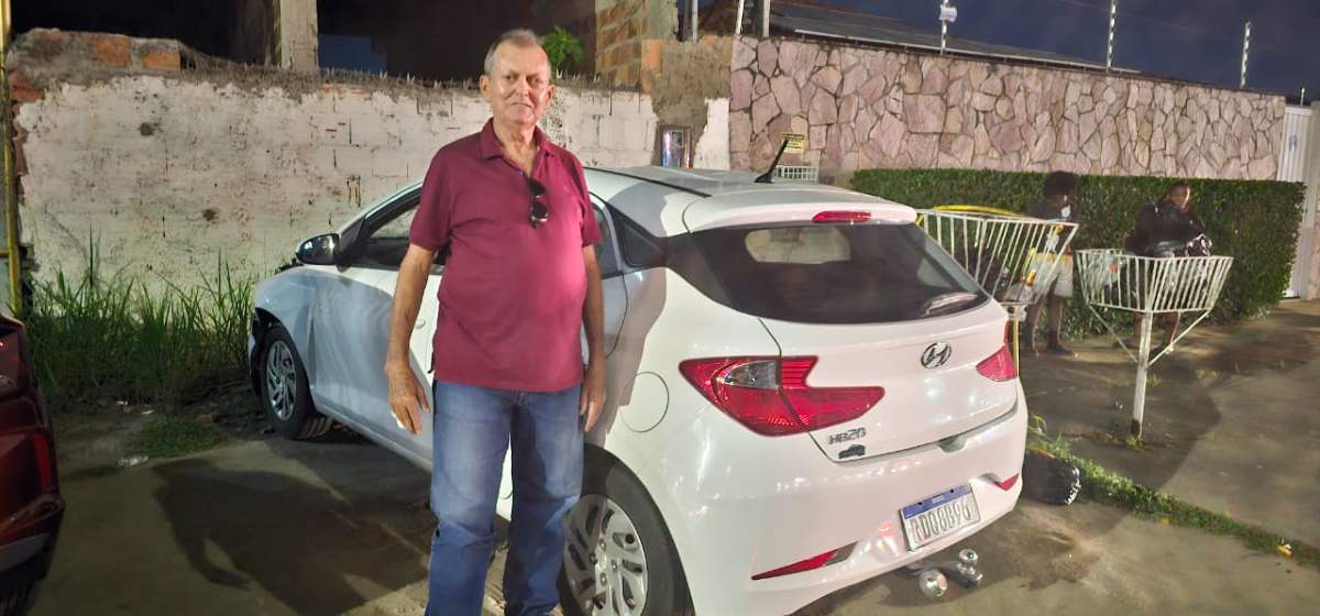 Carro atinge duas vacas soltas na Avenida Noide Cerqueira2