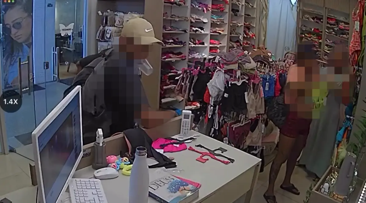 Casal é preso após assalto a loja no centro de Feira de Santana; simulacro de arma de fogo foi apreendido