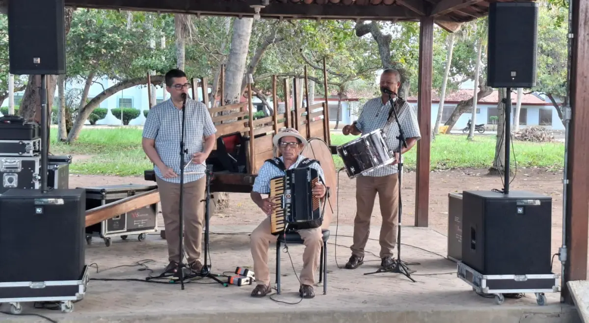 Dia do Nordestino é celebrado na Feira de Graduação da Uefs com homenagem aos 50 anos dos Bambas do Nordeste