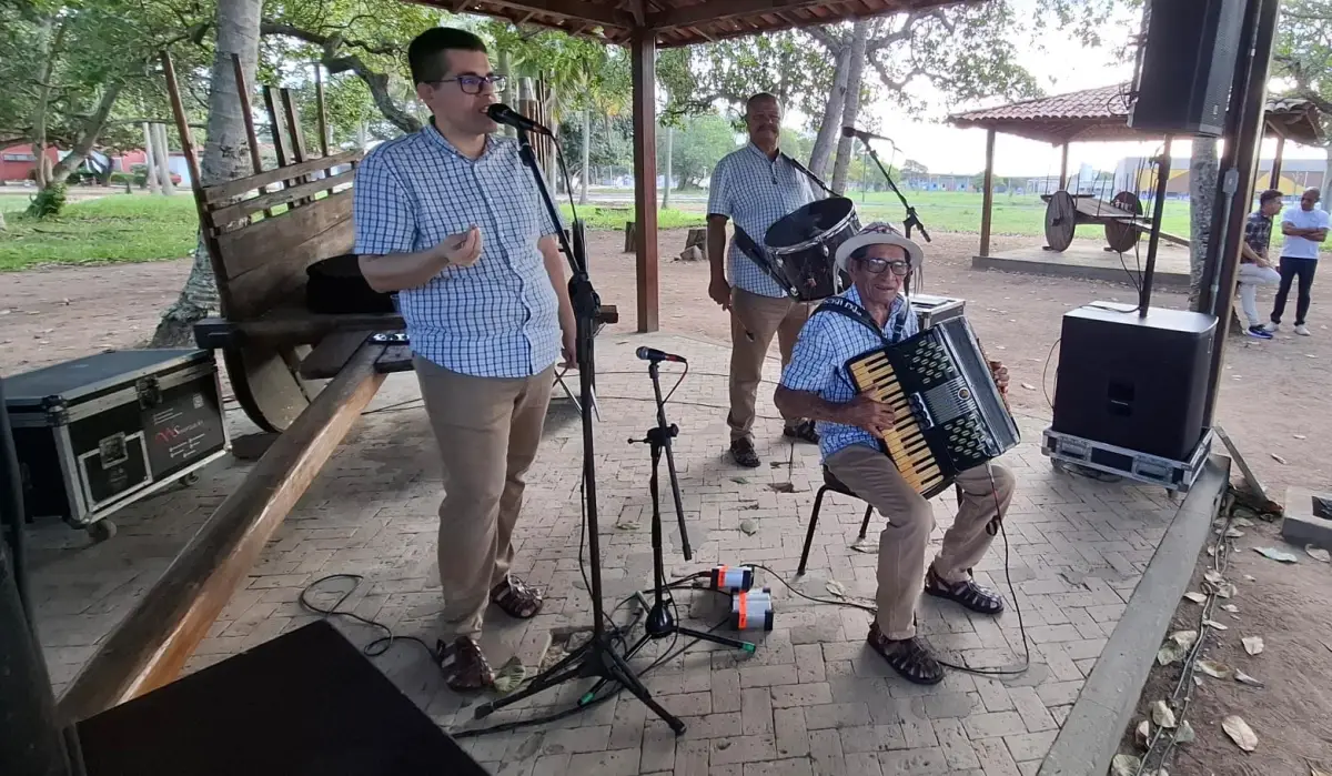 Dia do Nordestino é celebrado na Feira de Graduação da Uefs com homenagem aos 50 anos dos Bambas do Nordeste