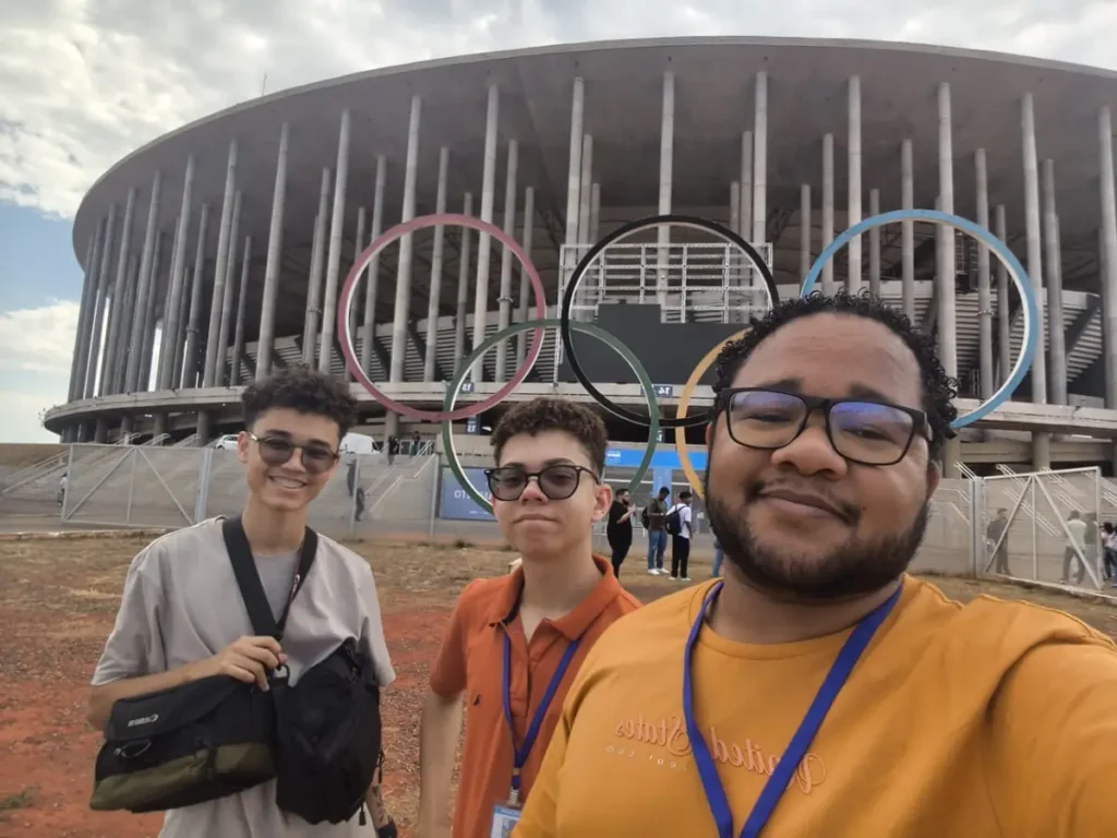 Estudantes criam drone com IA