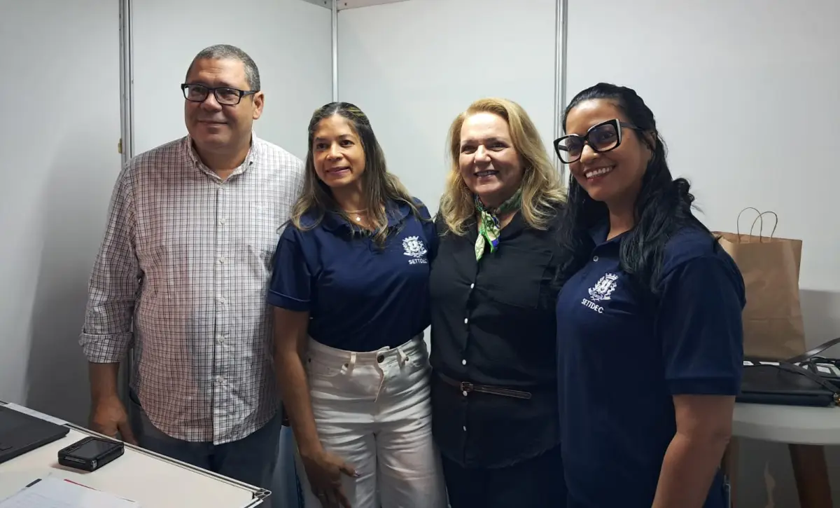 Feira do Emprego atrai multidão em Feira de Santana; vagas terminam nesta quarta (15) Feira do Emprego atrai multidão em Feira de Santana; vagas terminam nesta quarta (15)