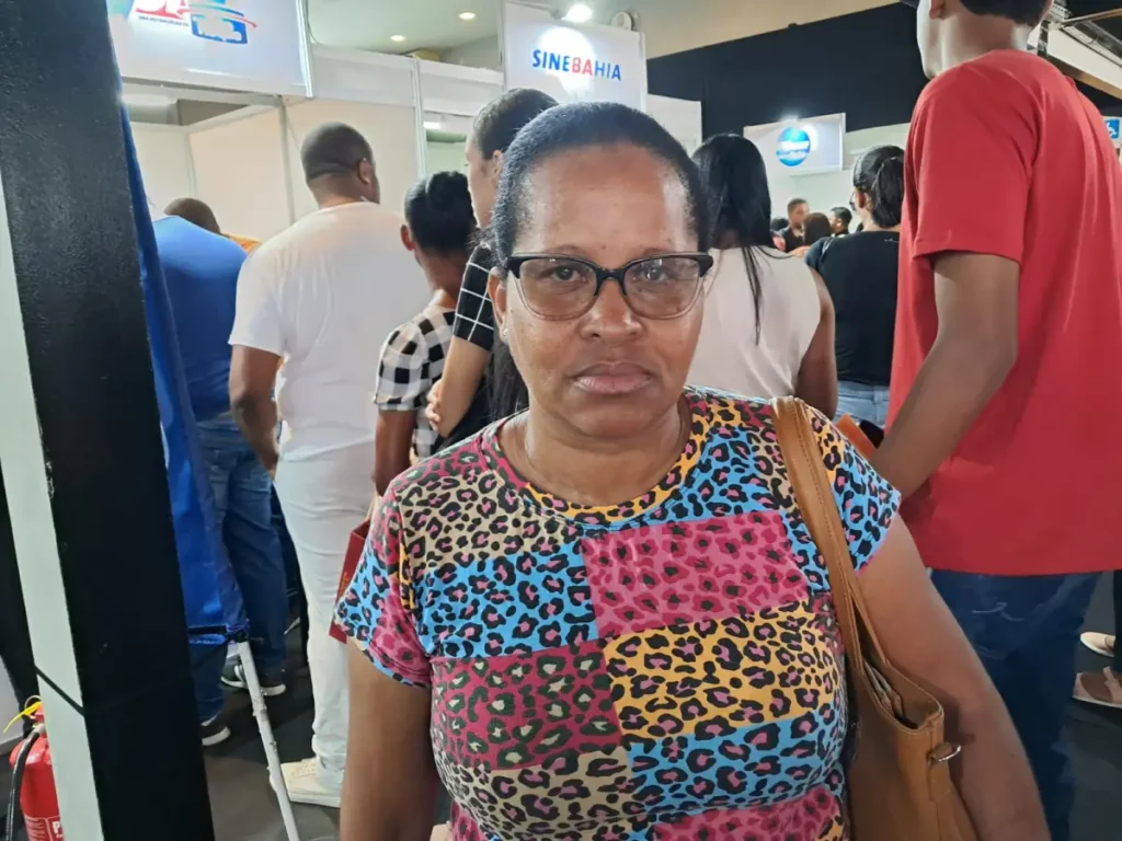 Feira do Emprego atrai multidão em Feira de Santana; vagas terminam nesta quarta (15)