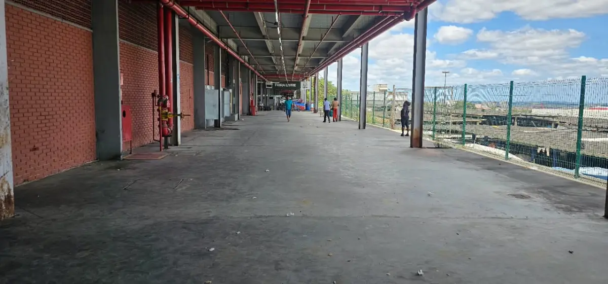 Feirantes da Praça do Tropeiro serão realocados para galpão no Centro de Abastecimento