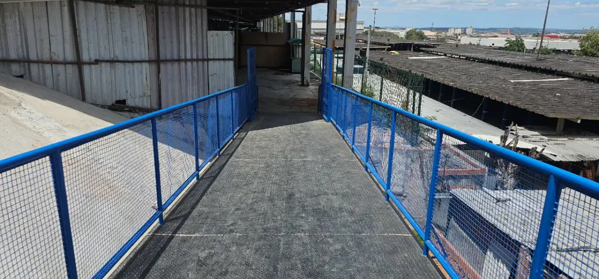 Feirantes da Praça do Tropeiro serão realocados para galpão no Centro de Abastecimento