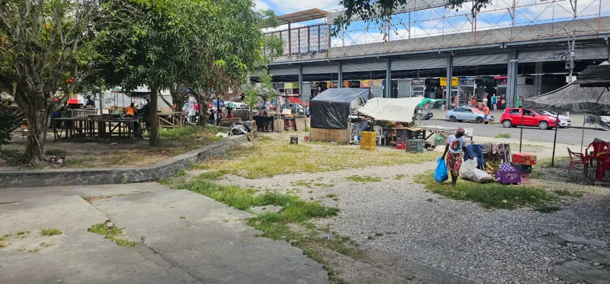 Feirantes da Praça do Tropeiro serão realocados para galpão no Centro de Abastecimento