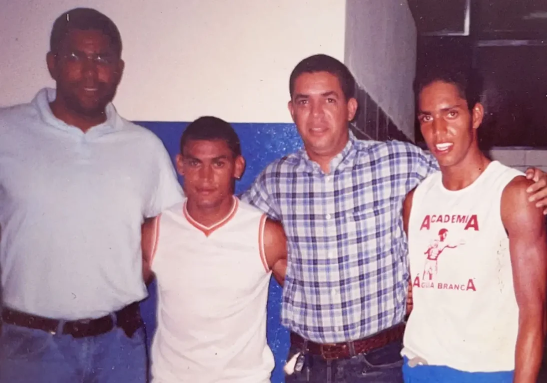 Feirense de 15 anos assina com o Fluminense do RJ