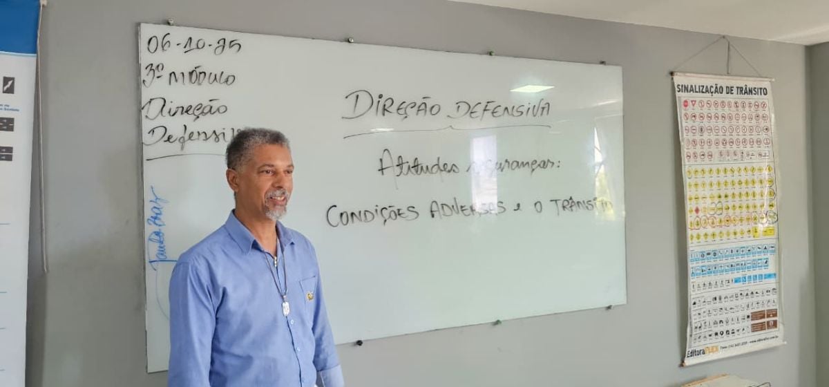 Instrutor de autoescola Paulo Braz 