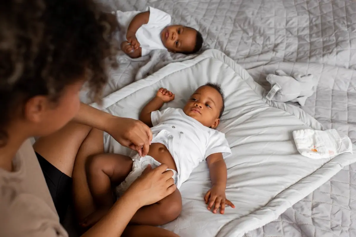 Estudo aponta que até 25% das gestações por reprodução assistida no Brasil são de gêmeos