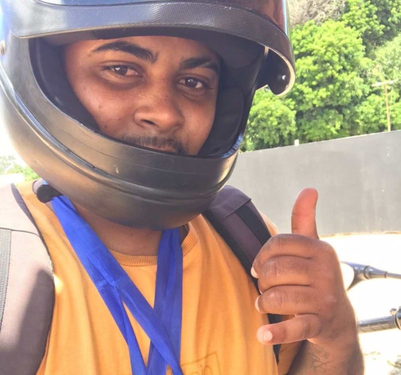 Motoboy que perdeu a perna em acidente luta por prótese para recuperar independência e sustentar a família